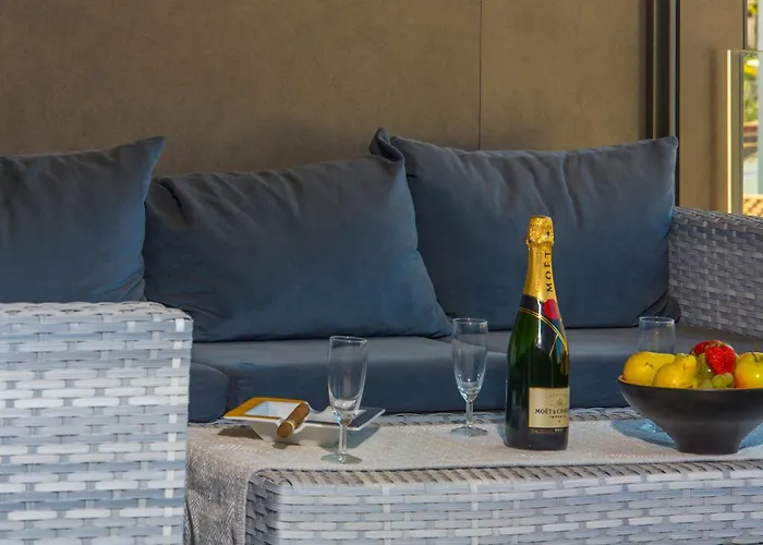 Spada Premium アパート ポレッチ